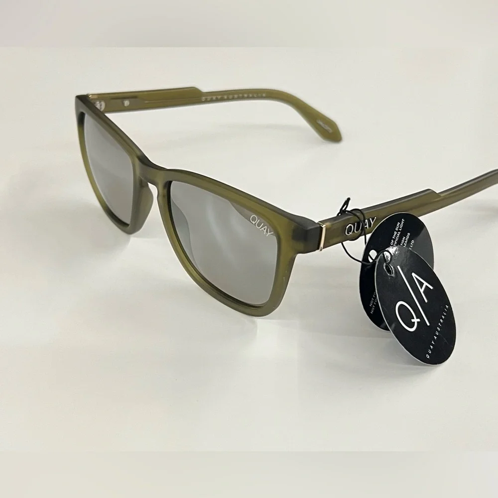 - - Quay Australia HARDWIRE Olive/Silver